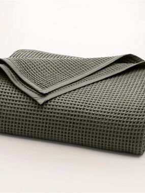 Boll & Branch 100% cotton waffle knit king size blanket .. JUNIPER GREEN